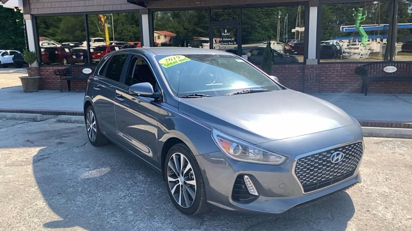 HYUNDAI ELANTRA GT 2019 KMHH35LE0KU106812 image